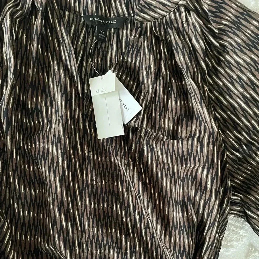 Banana Republic Belted Tiered Blouse - Picture 8 of 12